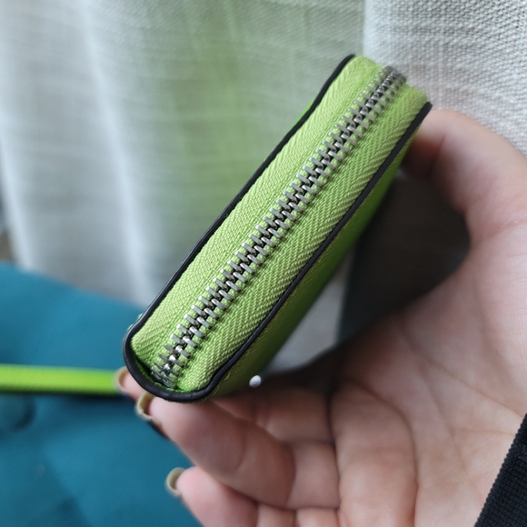 Michael Kors Continental Green Leather Wallet - Picture 6 of 11